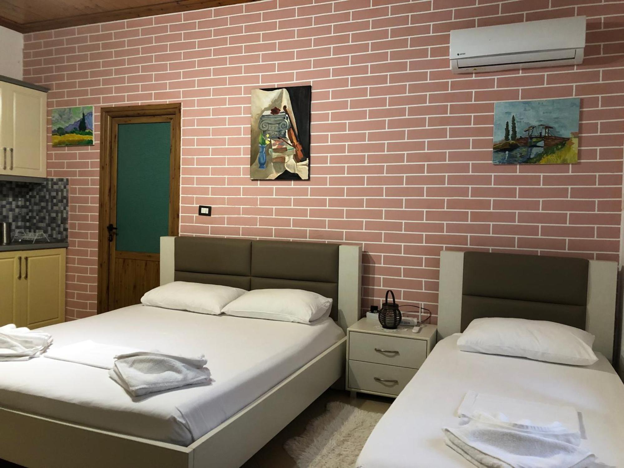 Dhimitri'S Guest House Berat Exterior foto